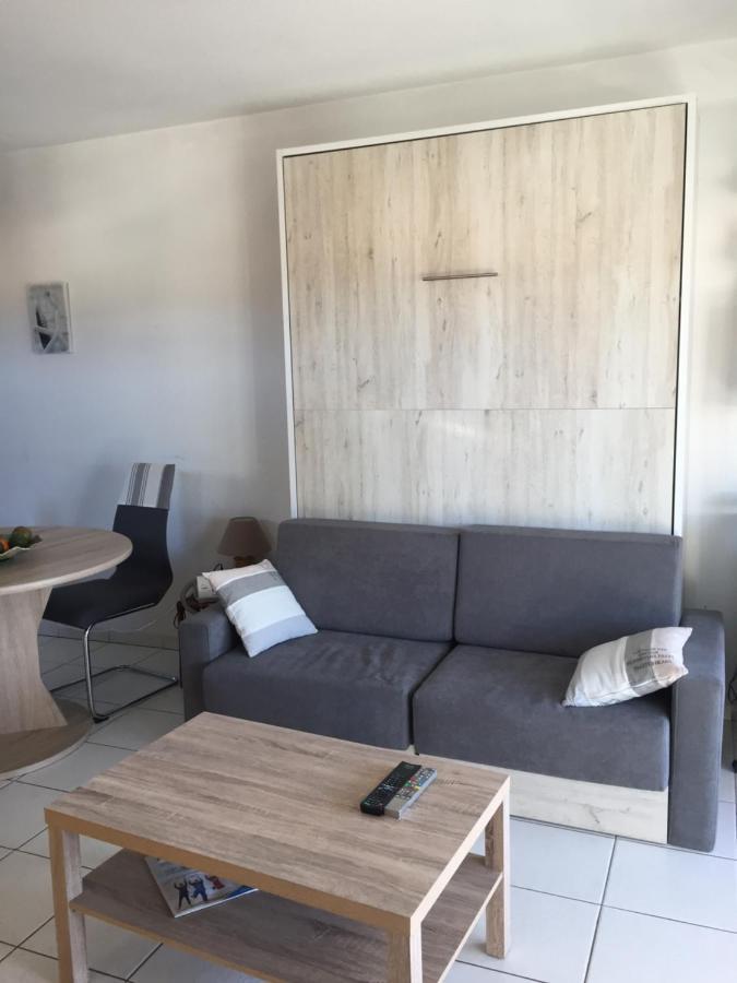 F2 Immeuble Les Pieds Dans L'Eau Apartment Villeneuve-Loubet Bagian luar foto