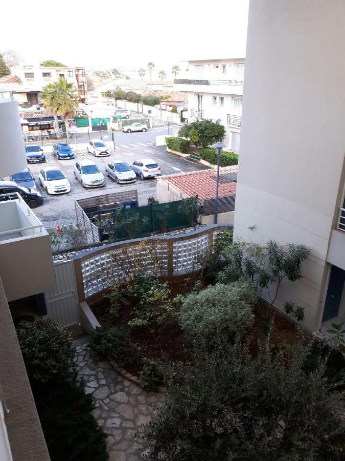 F2 Immeuble Les Pieds Dans L'Eau Apartment Villeneuve-Loubet Bagian luar foto